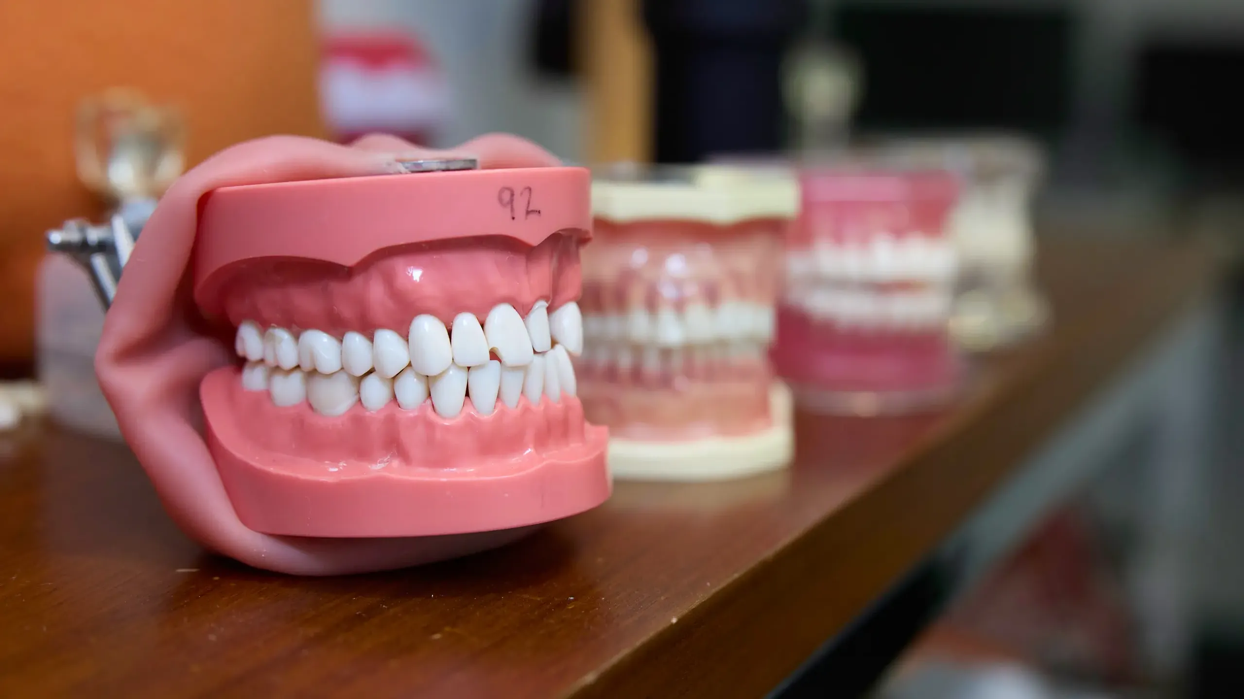 A shelf with teeth examples